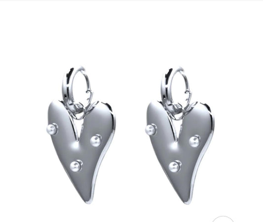 ' Pealed love' oorbellen
