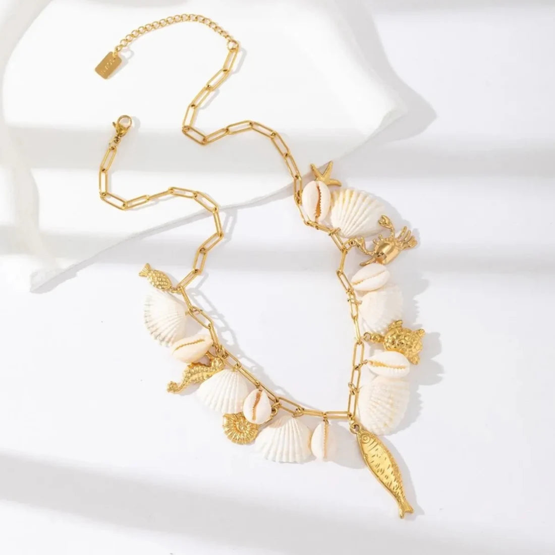 Lost at the beach' necklace