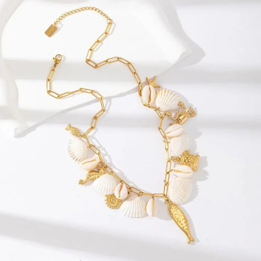 Lost at the beach' necklace