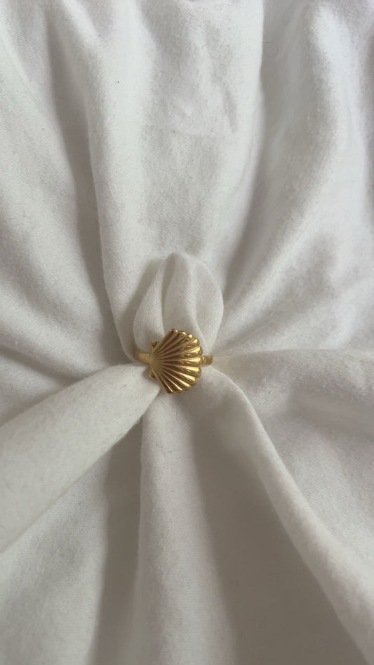 'Shellie' ring