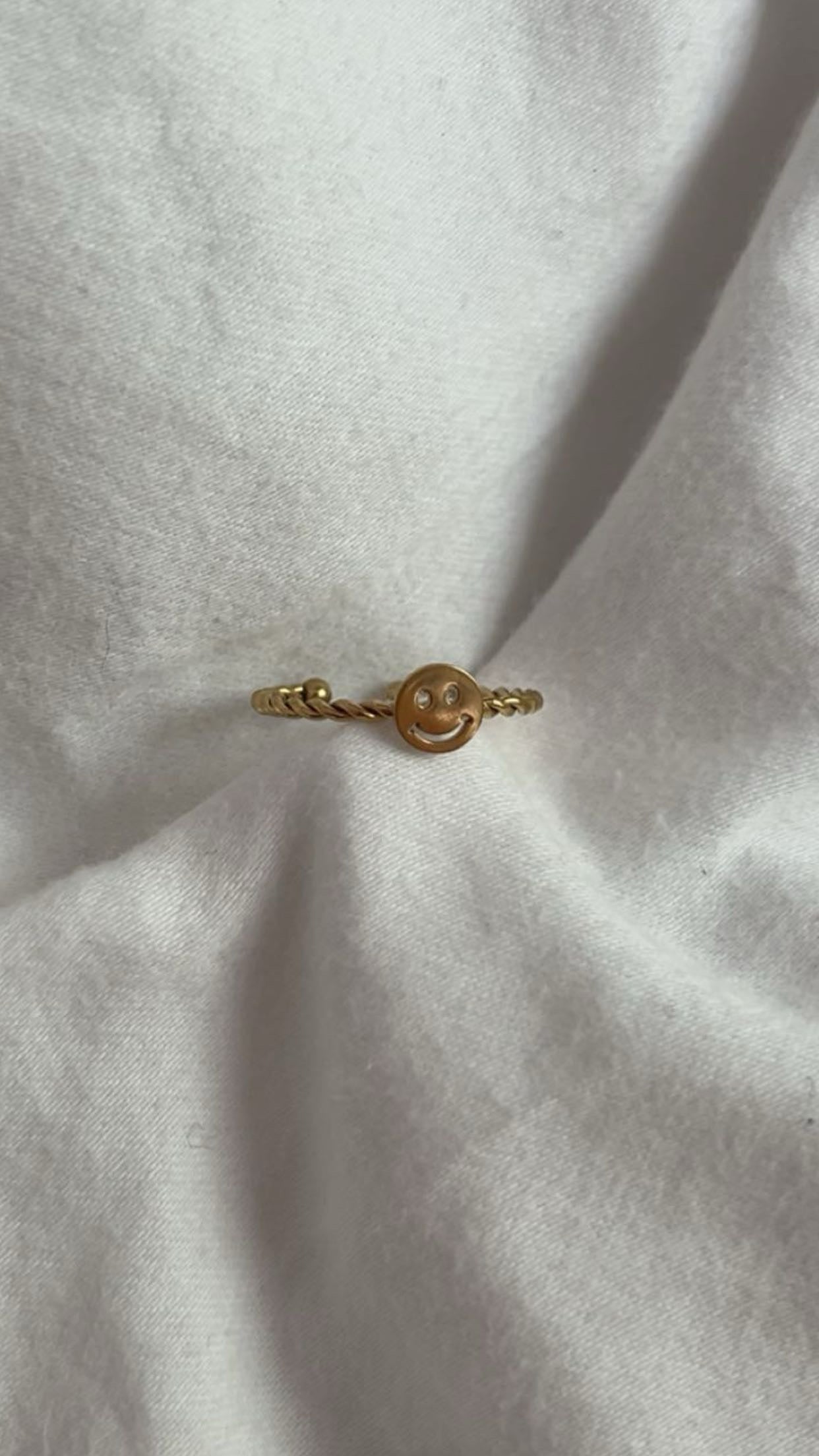 'Smiley' ring