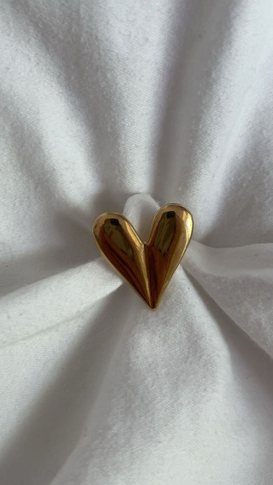 'Big lover' ring