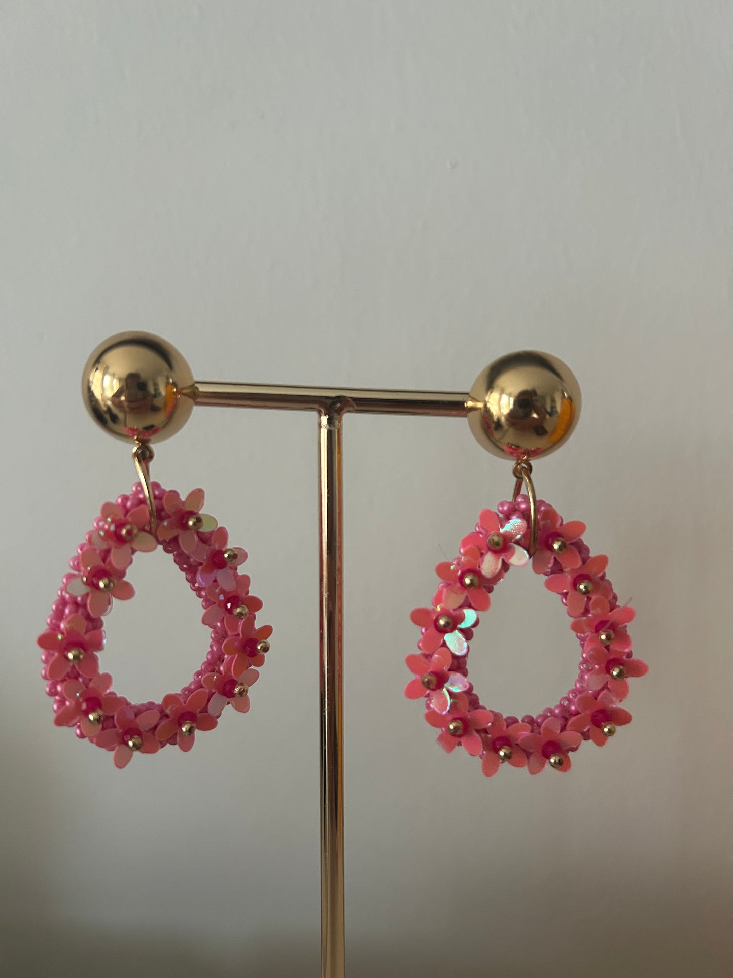 'Pink statement' oorbellen