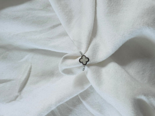 'White clover' ring