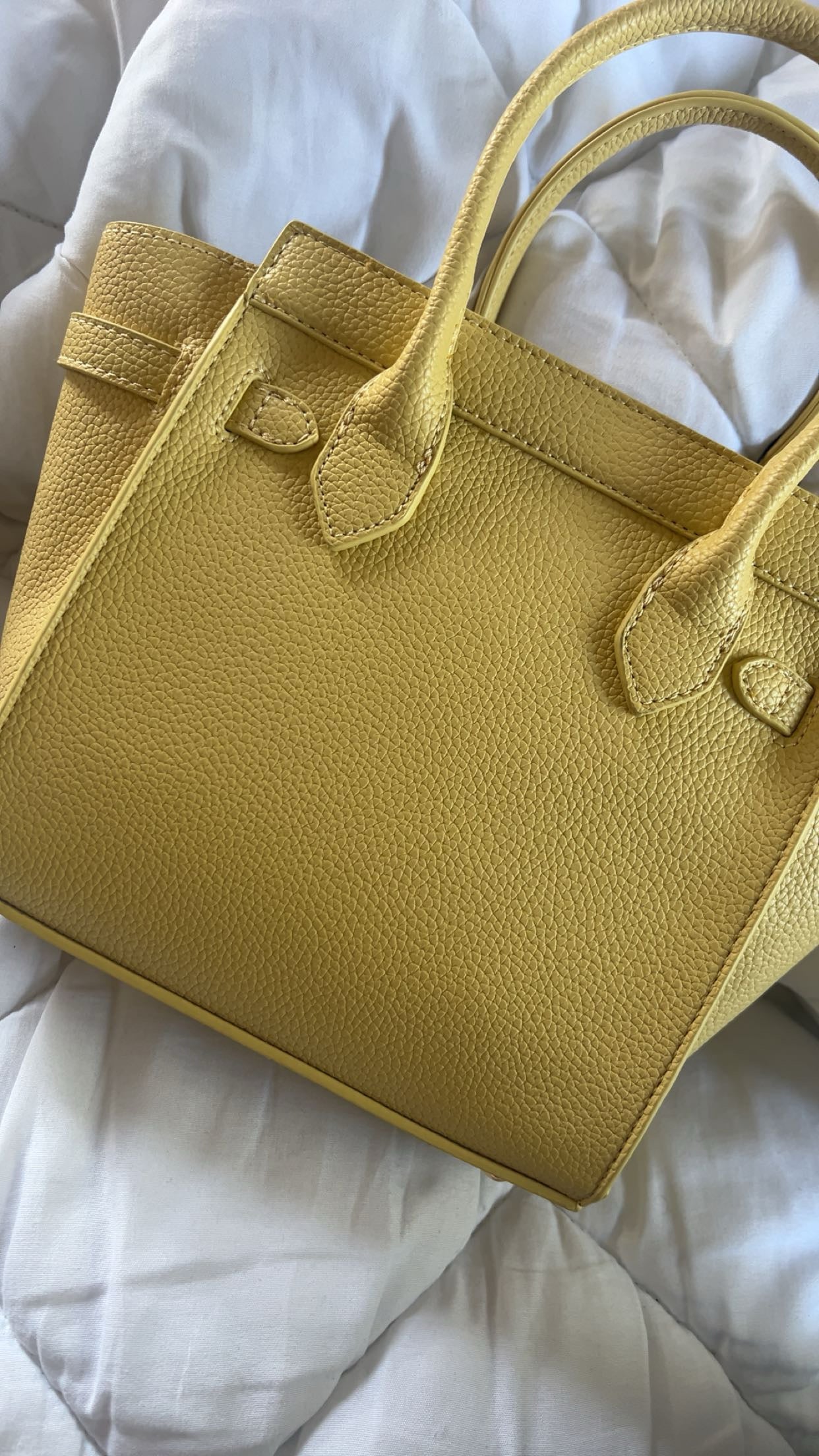 “Jassy” tas geel