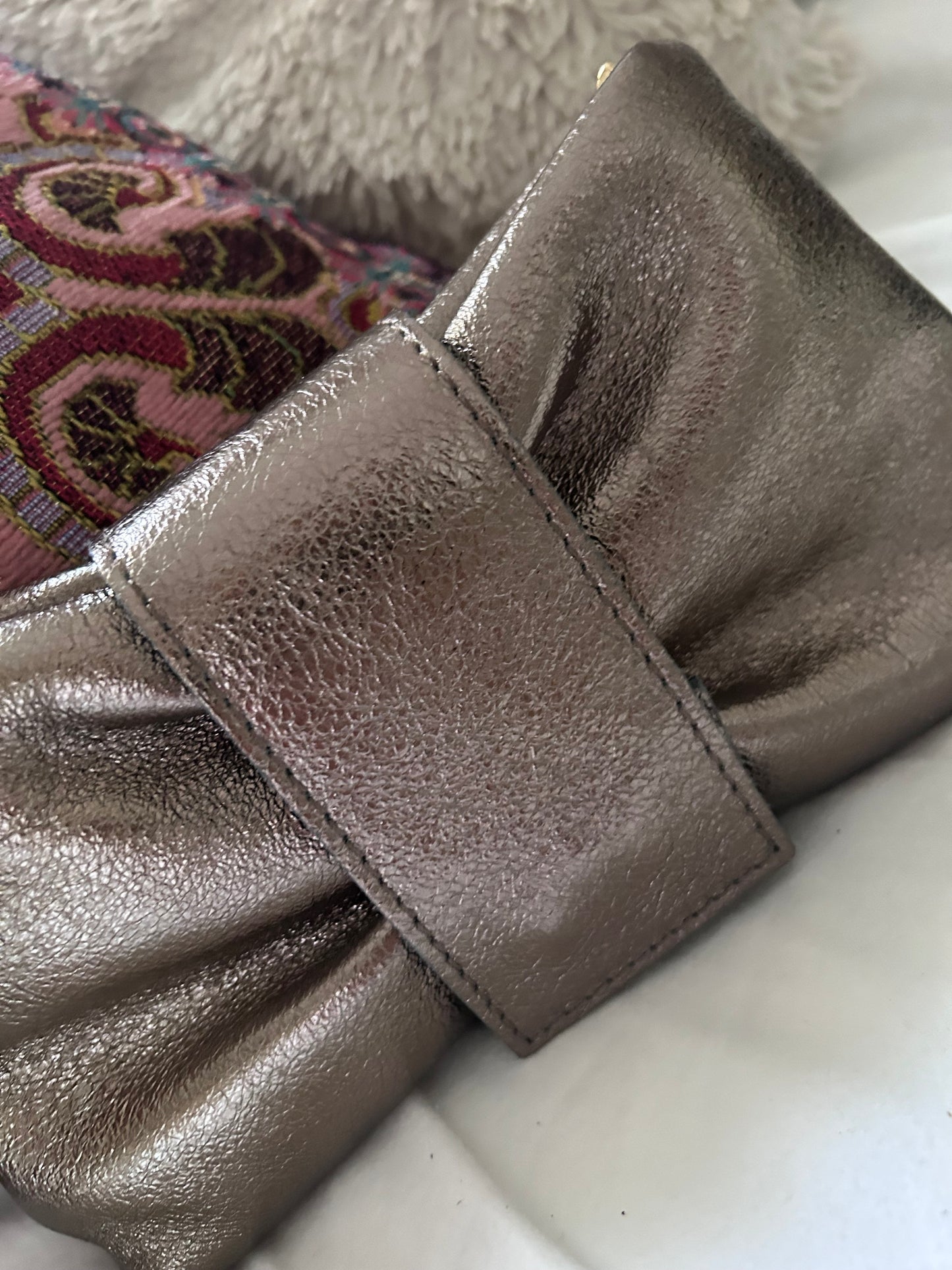 “Bow” bag