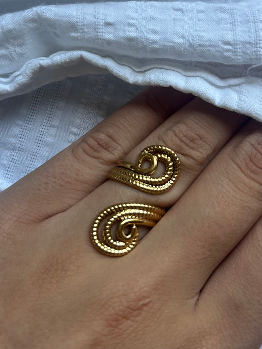 “Flow” ring