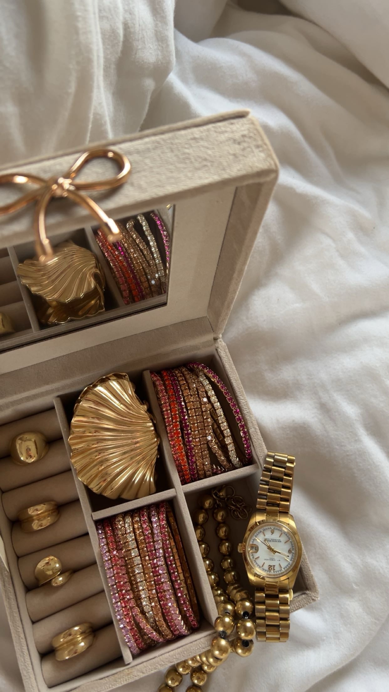 “Velvet bow” jewellery case