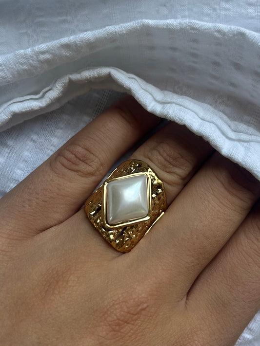 “Lisa” ring
