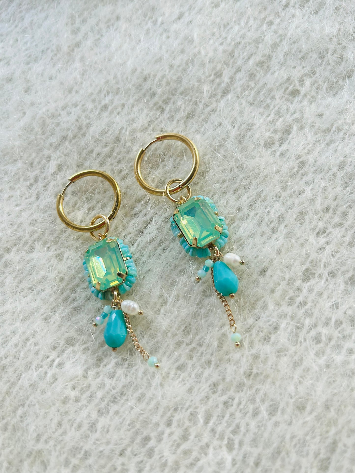 ‘Bobby’ oorbellen aqua