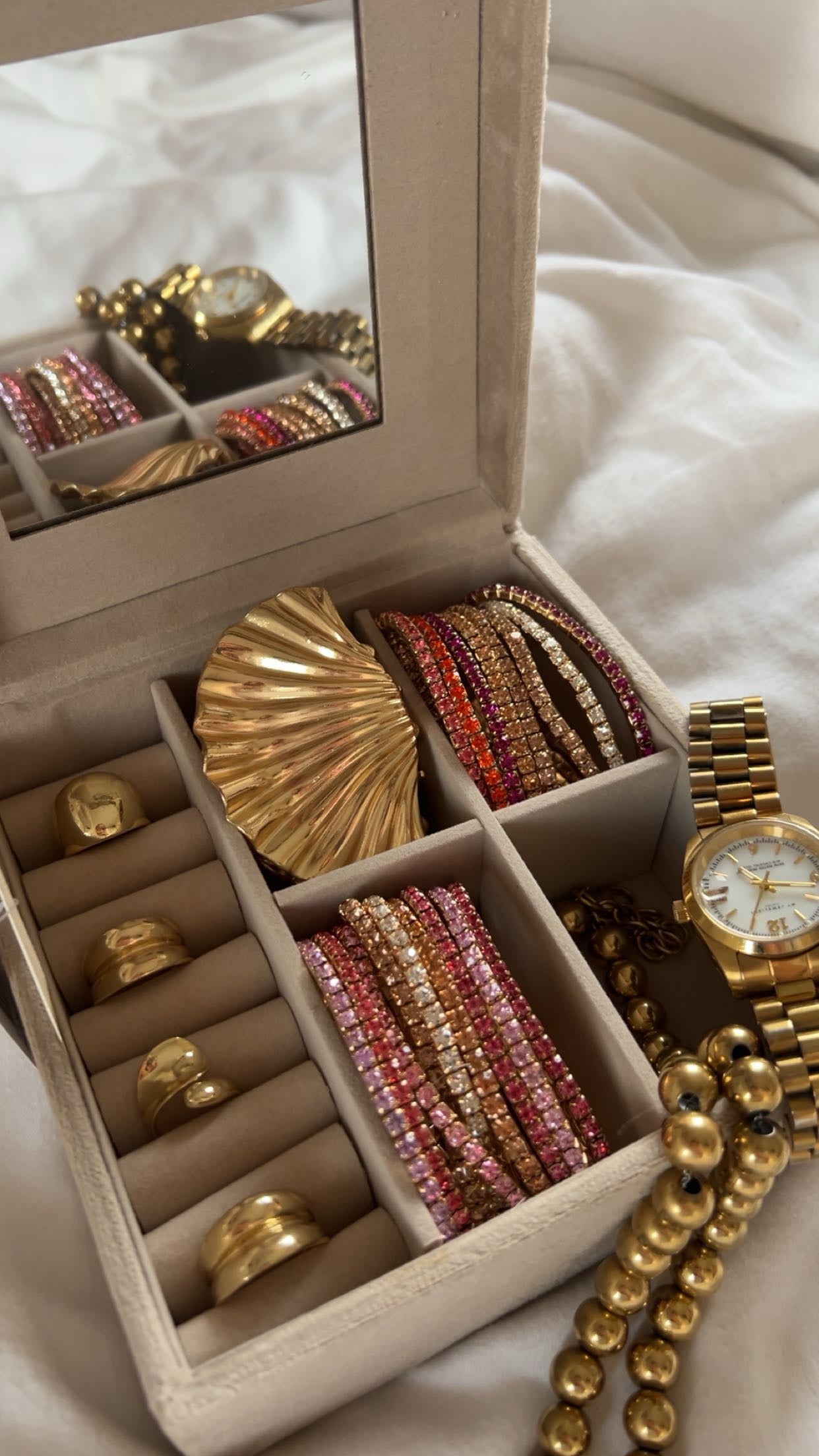 “Velvet bow” jewellery case