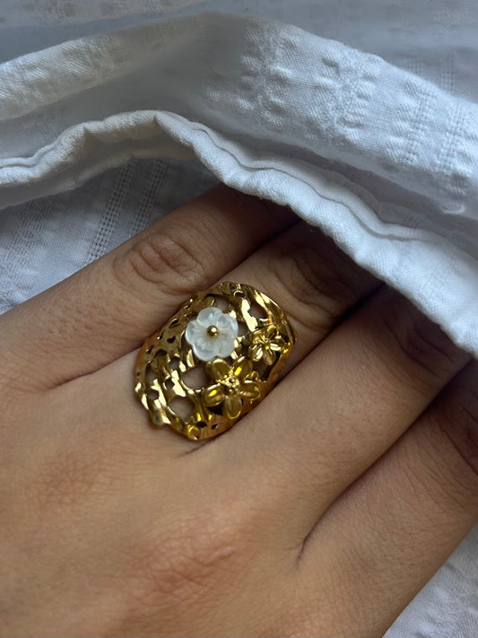 “Flower” ring