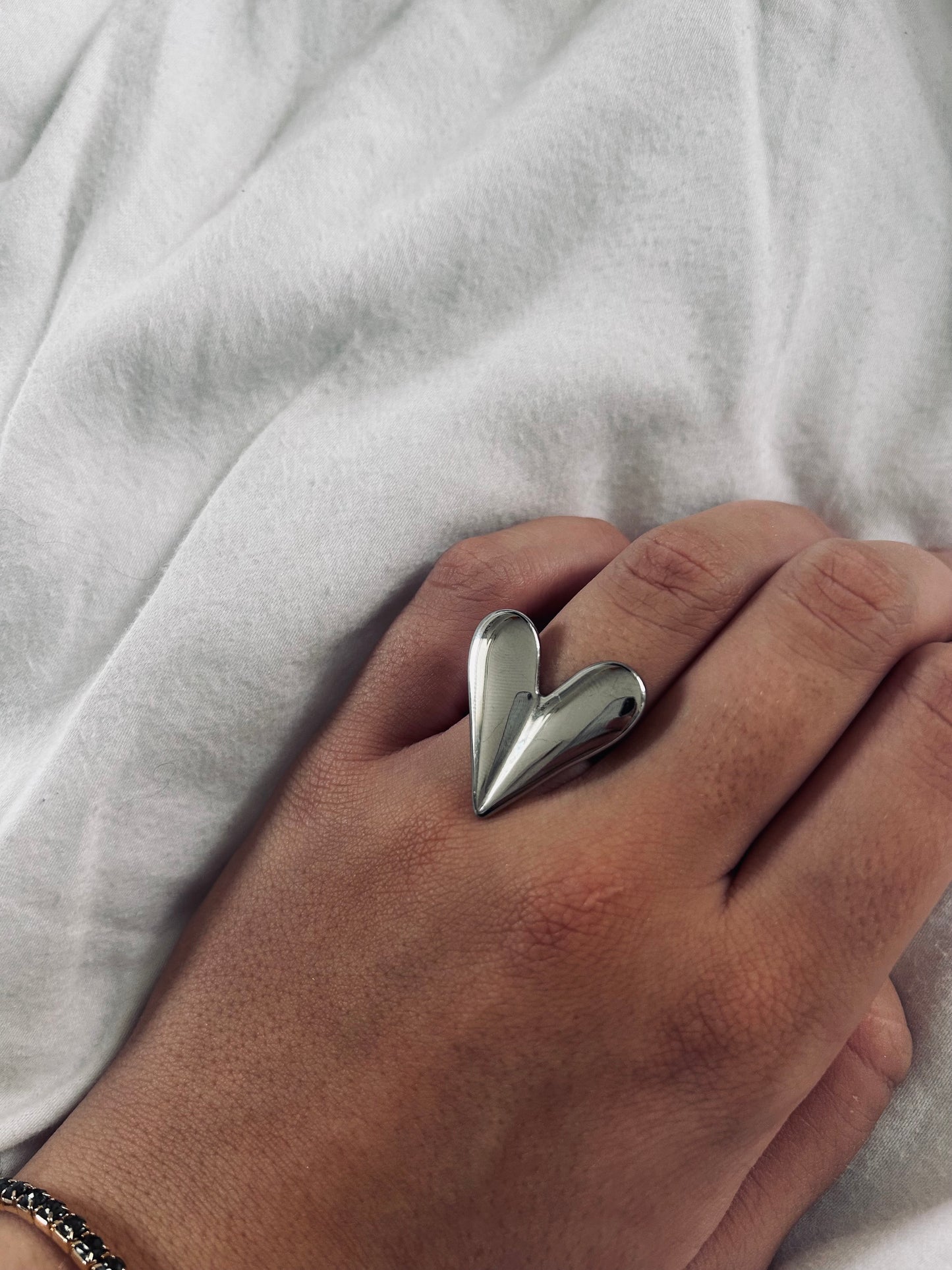 'Big lover' ring