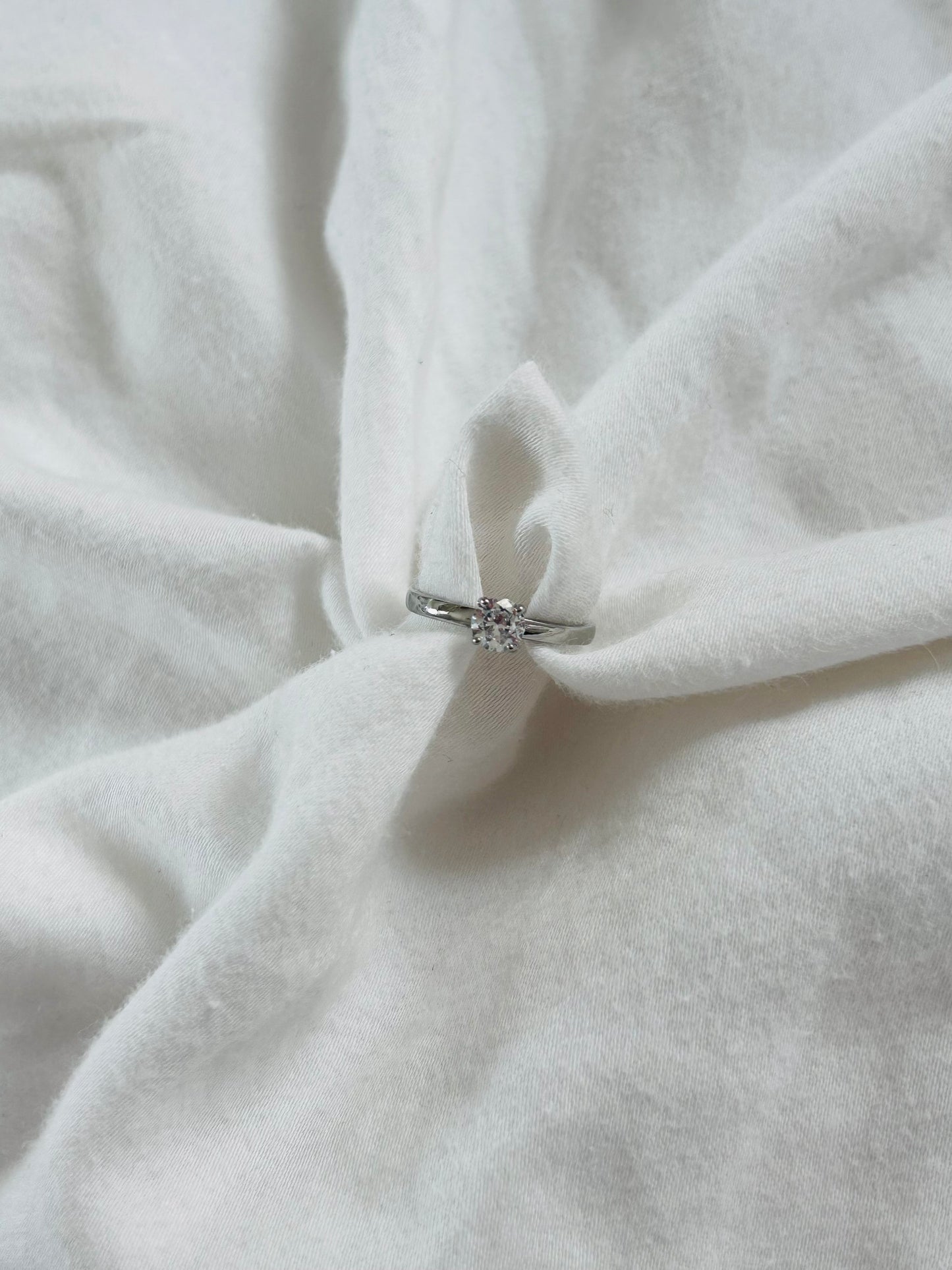 'little diamond' ring