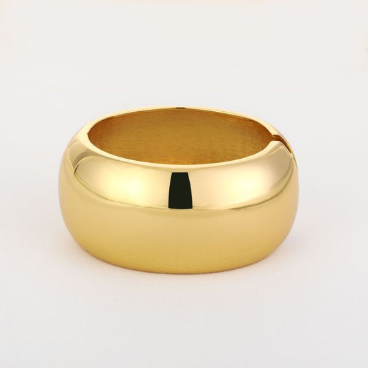 'Mega' bangle